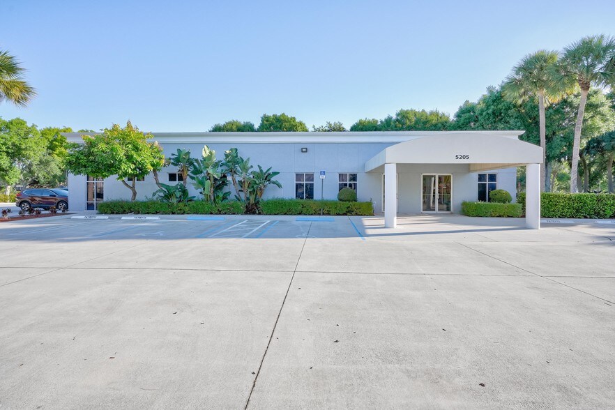 More Photos Of 5205 Village Blvd, West Palm Beach Medical For Lease