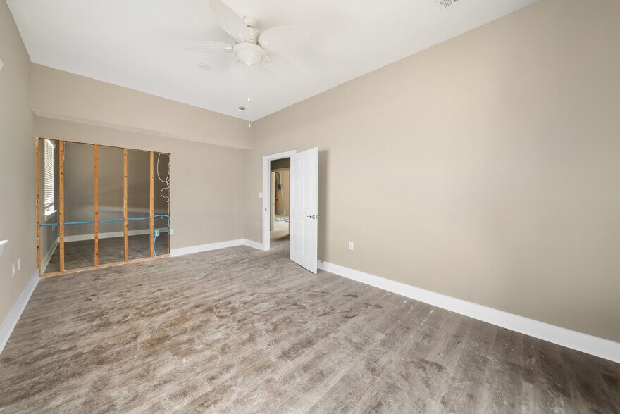 More Photos Of 6504 Thomas Dr, Panama City Office Residential For Sale