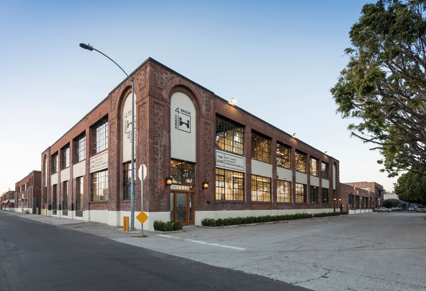 More Photos Of 1451-1473 E 4th St, Los Angeles Office For Lease