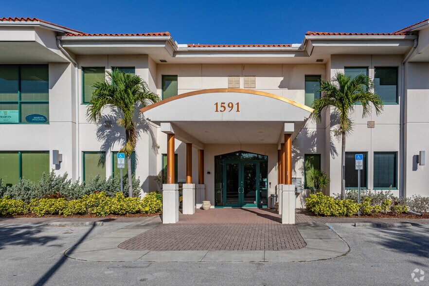 More Photos Of 1591 Hayley Ln, Fort Myers Office For Lease