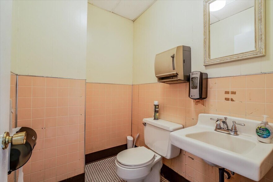 More Photos Of 723 Braddock Ave, Braddock Office For Sale