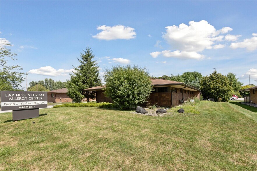Primary Photo Of 1003 Mulholland St, Bay City Office For Sale