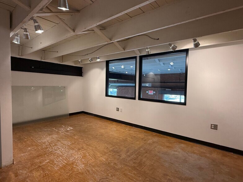 More Photos Of 4000 East Side Ave, Dallas Loft Creative Space For Lease