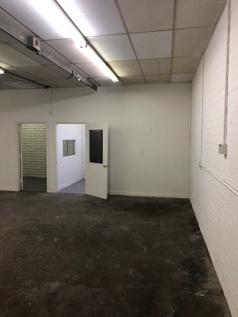More Photos Of 3137 W Virginia Ave, Phoenix Warehouse For Lease