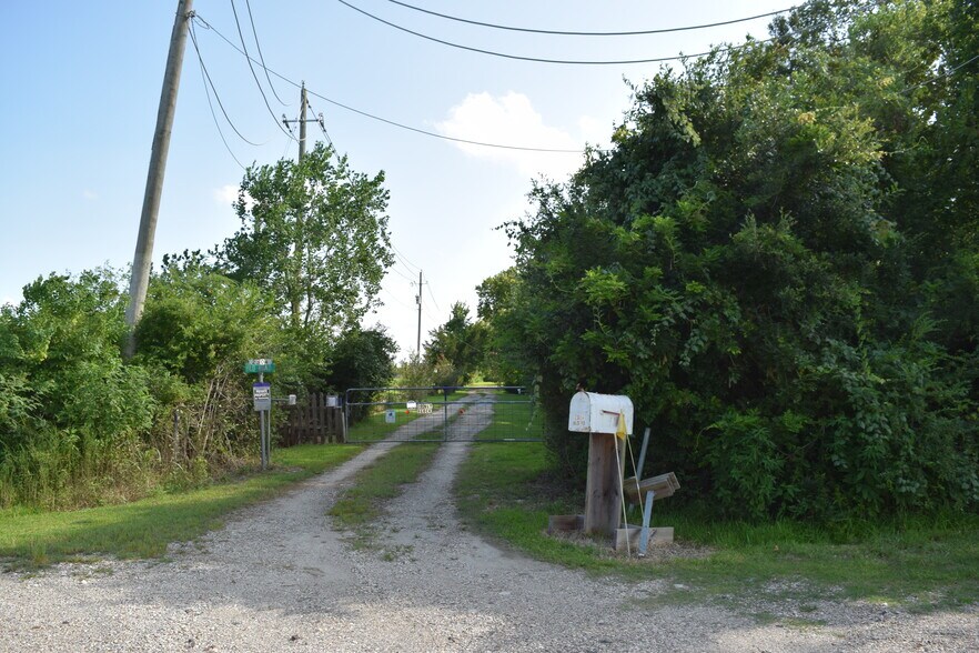 More Photos Of 2304 Old Rd, Friendswood Land For Sale
