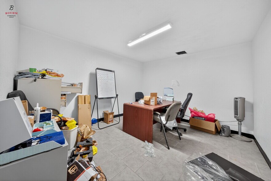 More Photos Of 833 County Road 583, La Coste Research And Development For Sale