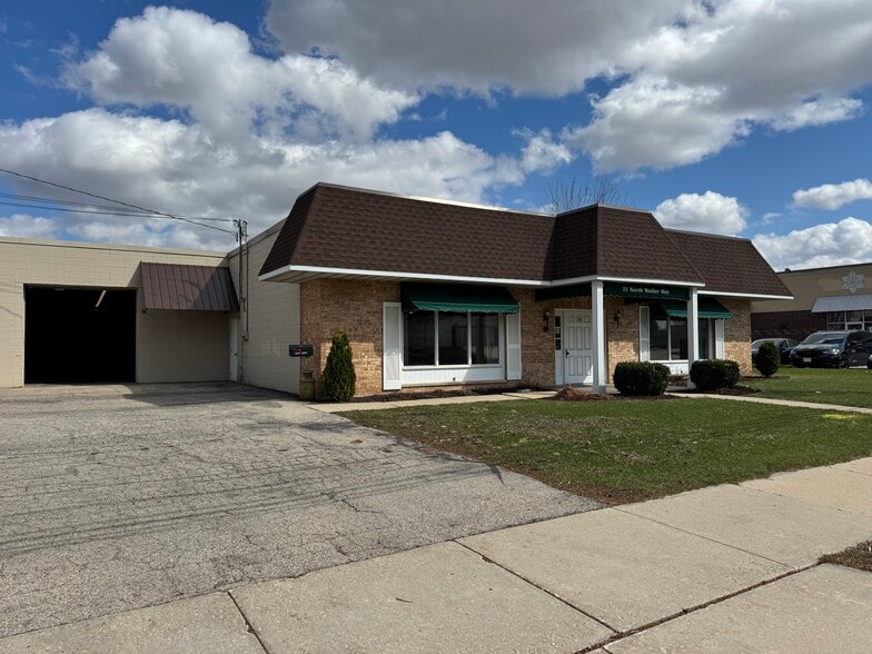 More Photos Of 35 N Walker Way, Sun Prairie Warehouse For Lease