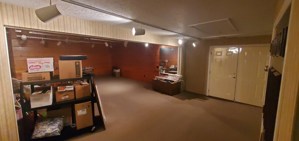 More Photos Of 503 W Maple Ave, Bancroft Office For Sale