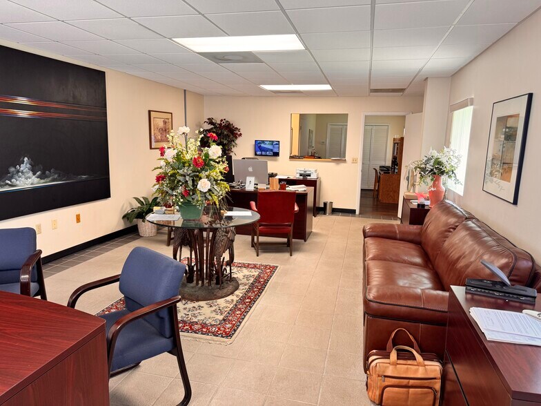 More Photos Of 1997 Industrial Dr, Deland Airplane Hangar For Sale