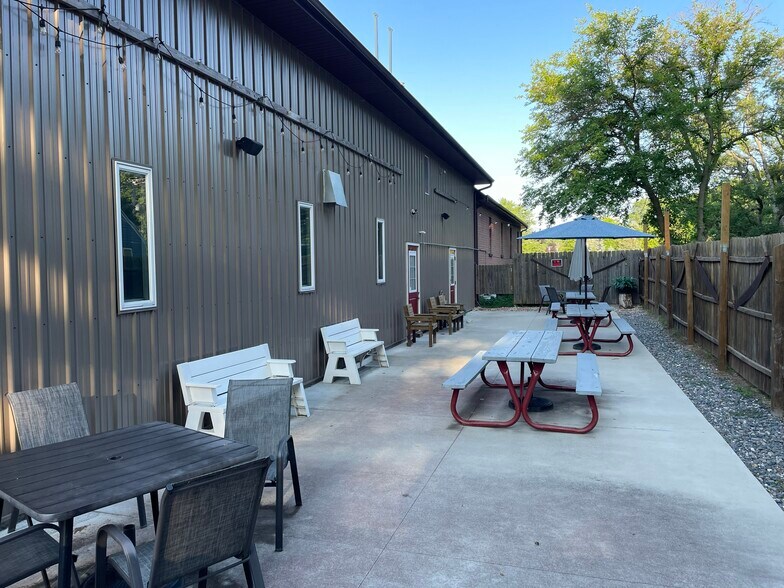 More Photos Of 1215 S River Rd, Saginaw Specialty For Sale