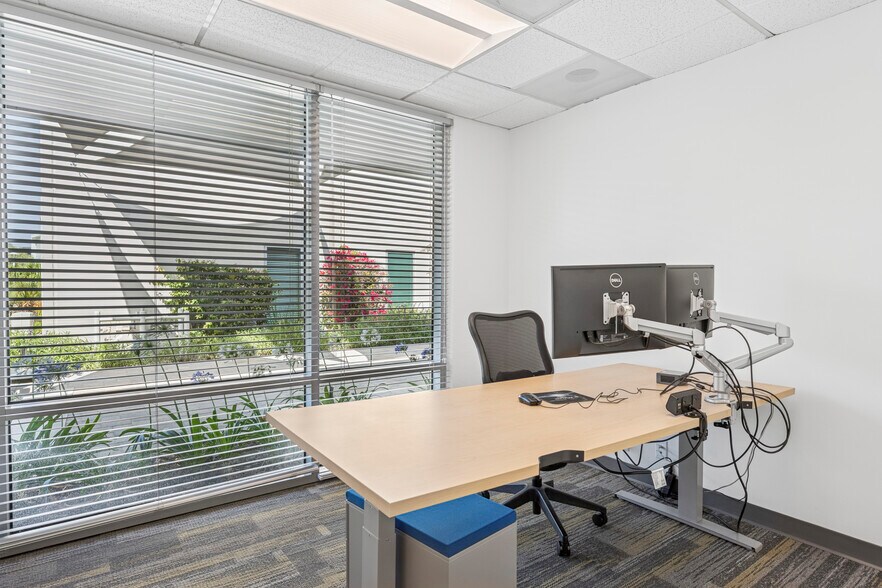 More Photos Of 4115 Sorrento Valley Blvd, San Diego Office For Lease