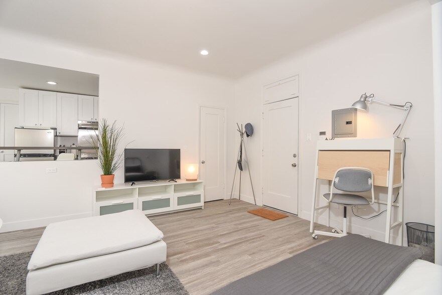 More Photos Of 121 S Elm Dr, Beverly Hills Apartments For Sale