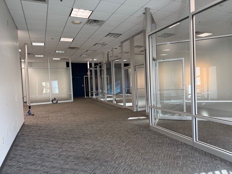 More Photos Of 1275 Park East Dr, Woonsocket Light Distribution For Lease