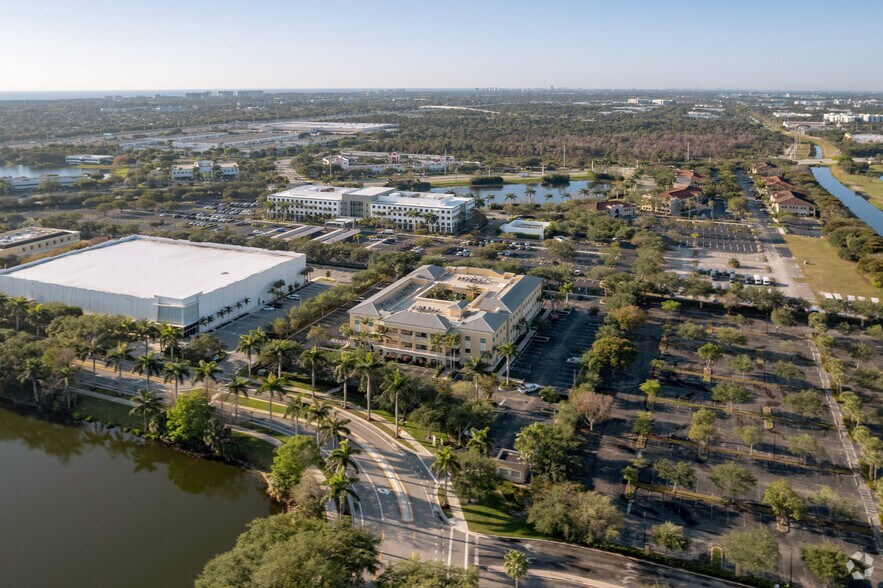 More Photos Of 950 Peninsula Corporate Cir, Boca Raton Office For Lease