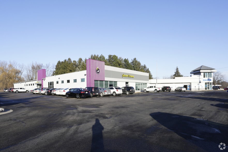 Primary Photo Of 2807 Lake Michigan Dr NW, Grand Rapids General Retail For Lease