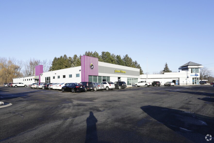 More Photos Of 2807 Lake Michigan Dr NW, Grand Rapids General Retail For Lease