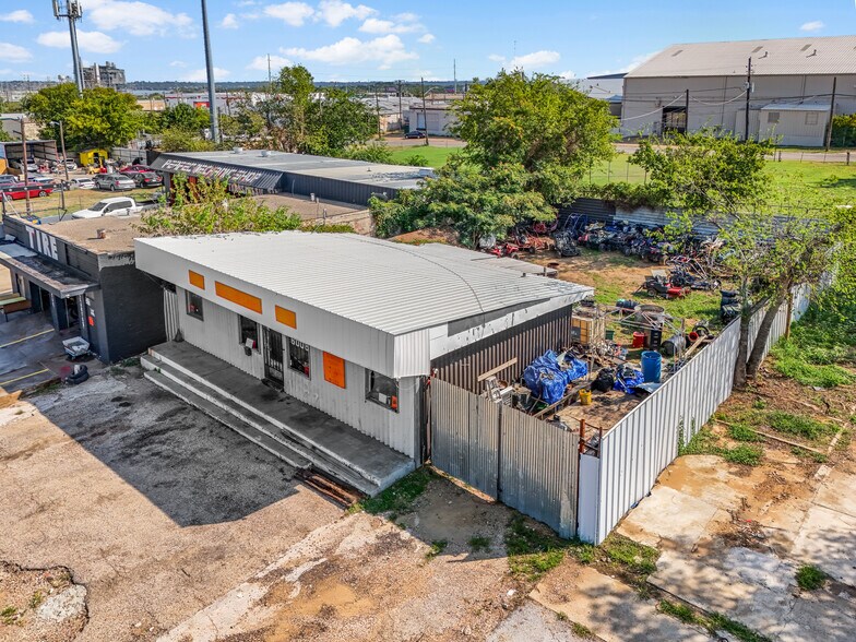 More Photos Of 6008 E Lancaster Ave, Fort Worth Freestanding For Lease