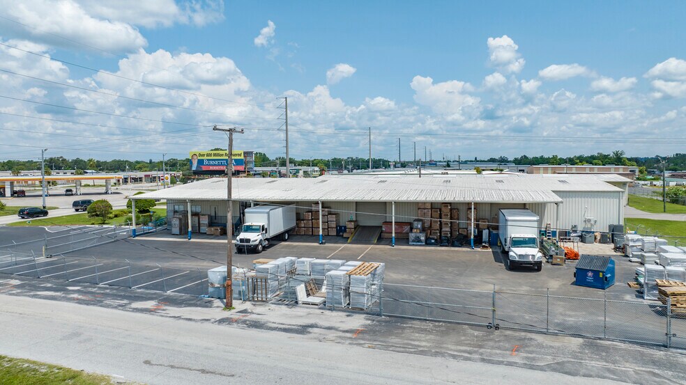 More Photos Of 2330 S Combee Rd, Lakeland Flex For Lease