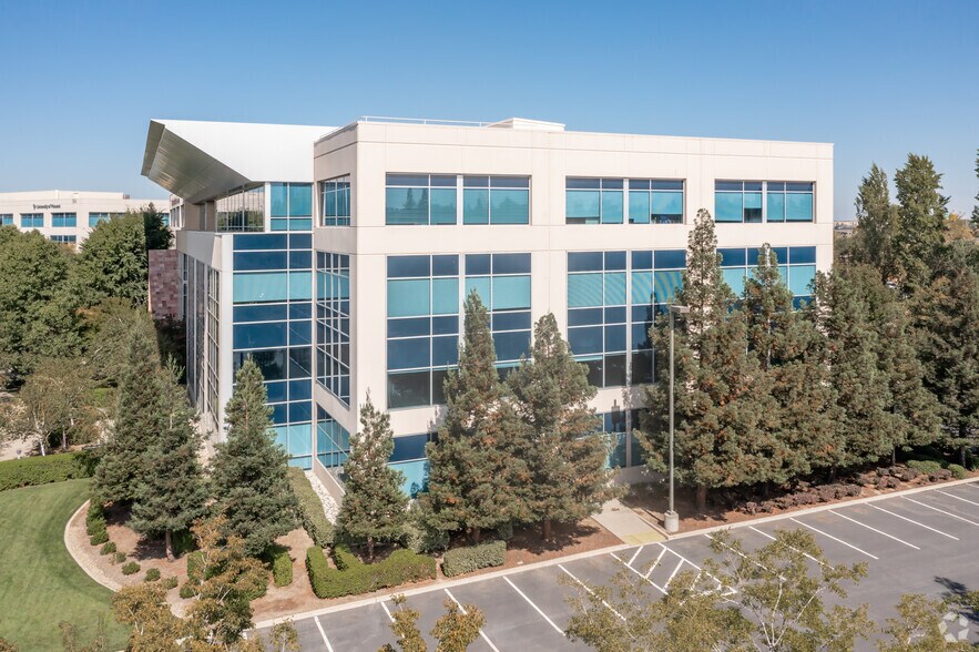 More Photos Of 2850 Gateway Oaks Dr, Sacramento Office For Lease