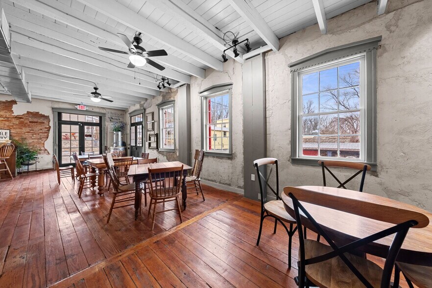 More Photos Of 5595 Walnut St, Augusta Storefront For Sale