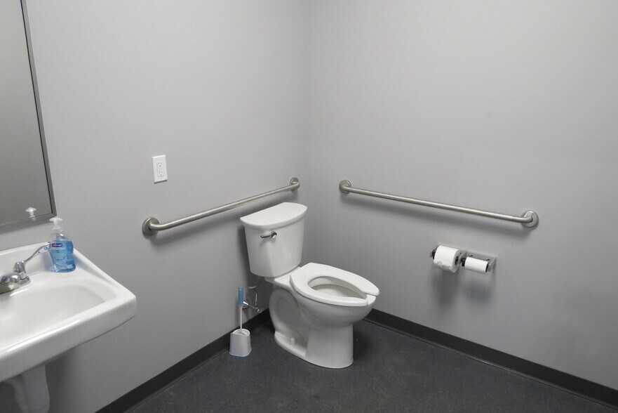More Photos Of 50 June St, Leominster Industrial For Lease