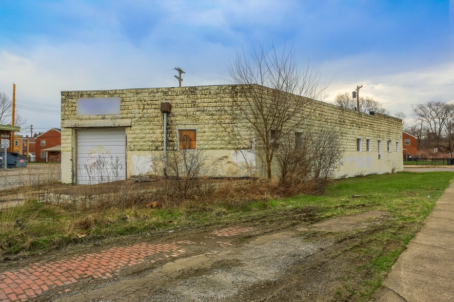 More Photos Of 97 Helen St, McKees Rocks Warehouse For Sale