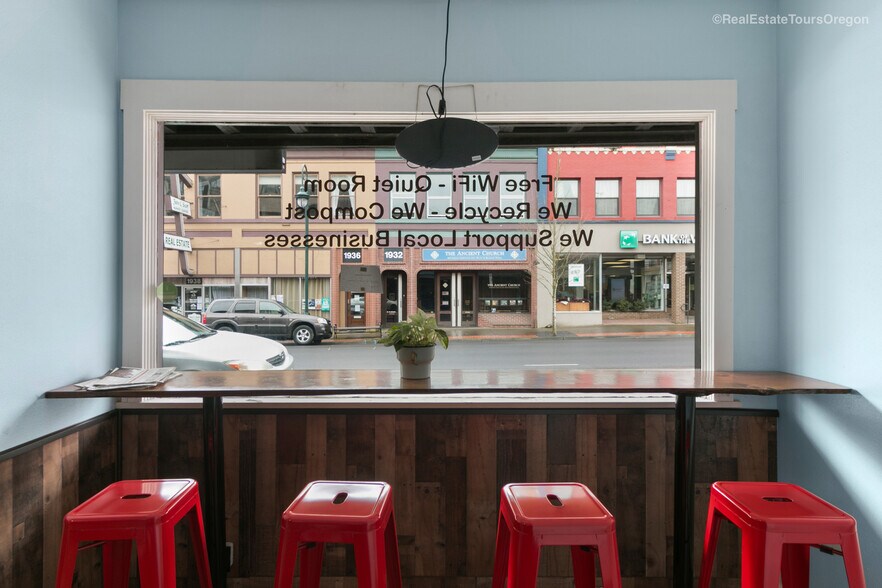 More Photos Of 1933-1937 Pacific Ave, Forest Grove General Retail For Sale