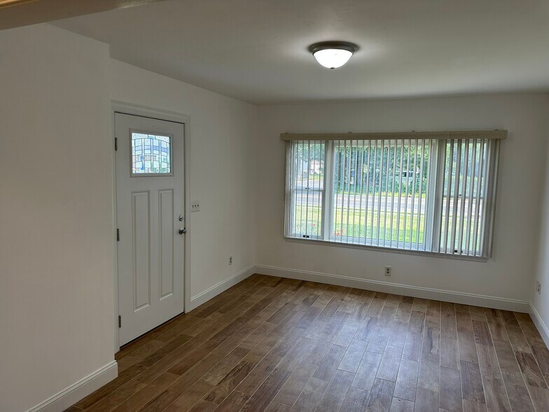 More Photos Of 221 Chestnut St, Toms River Multifamily For Sale