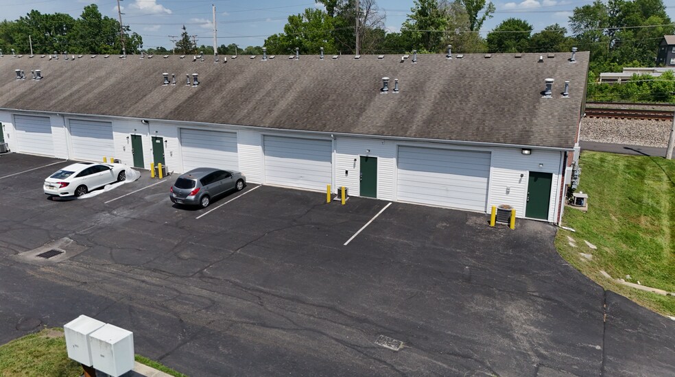 More Photos Of 192-206 Oak St, Columbus Flex For Lease