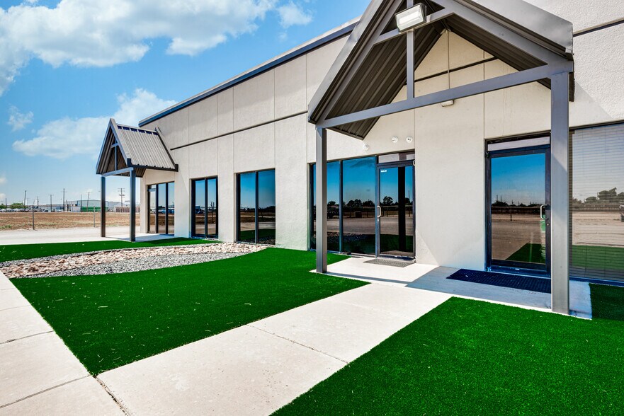 More Photos Of 5023 Princeton Ave, Midland Office For Lease