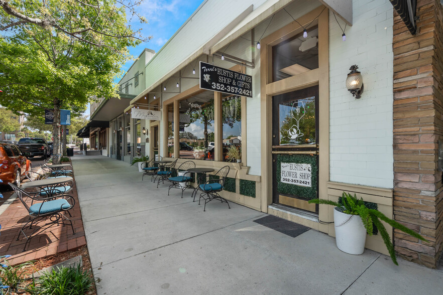 Primary Photo Of 114 E Magnolia Ave, Eustis Storefront For Sale