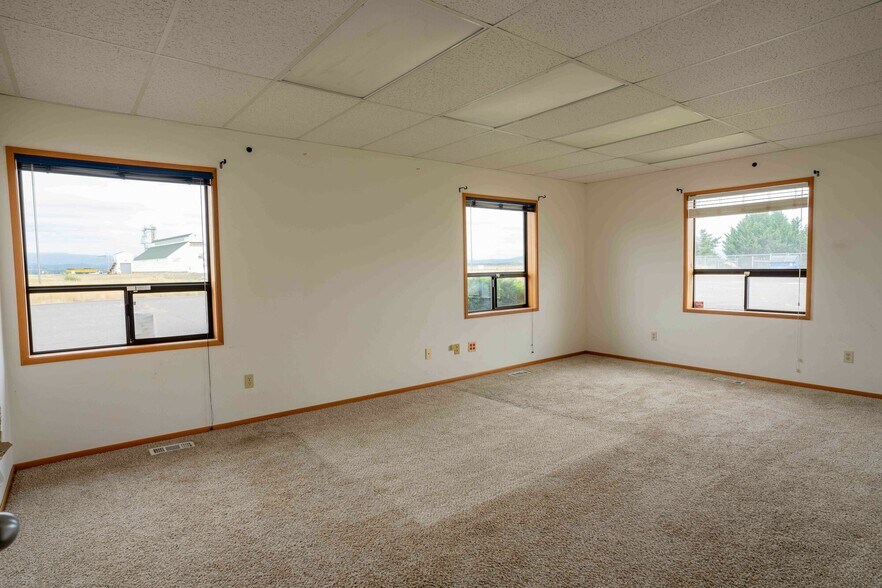 More Photos Of 27630 Llewellyn Rd, Corvallis Distribution For Lease