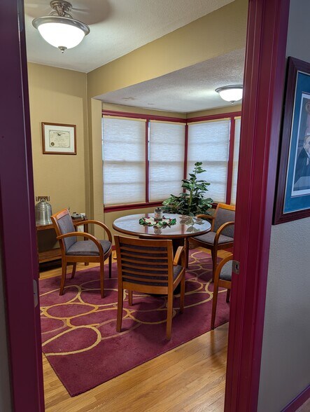 More Photos Of 1069 Robert St S, West Saint Paul Coworking Space