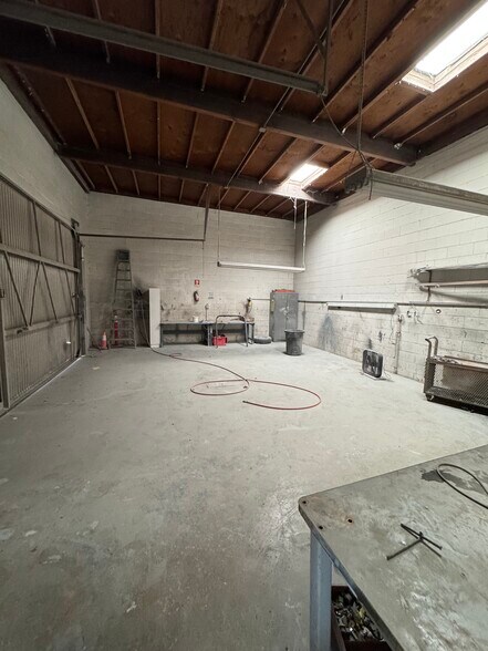 More Photos Of 11746 Washington Blvd, Whittier Auto Repair For Lease