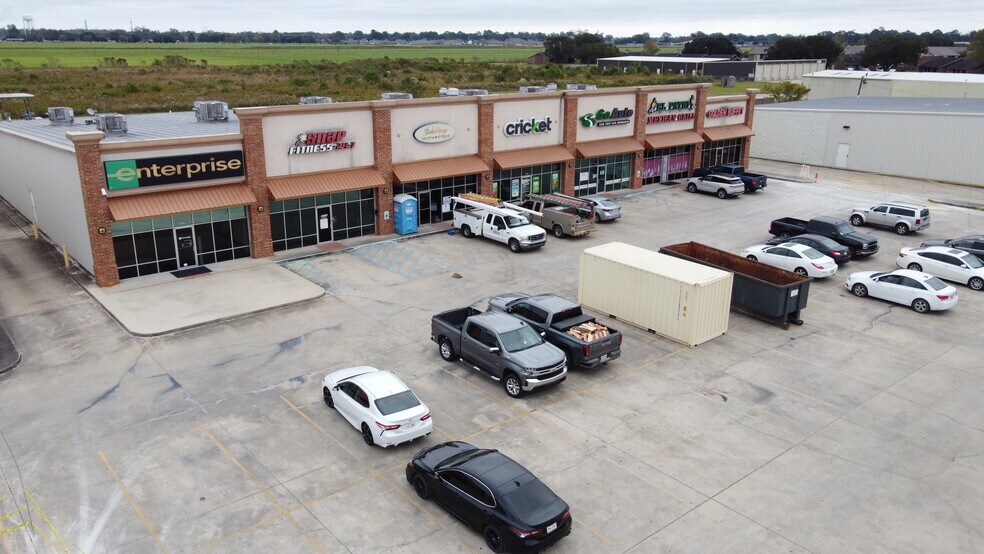 More Photos Of 1320 Hospital Rd, New Roads Freestanding For Lease