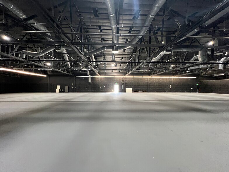 More Photos Of 7333 Radford Ave, North Hollywood Warehouse For Sale
