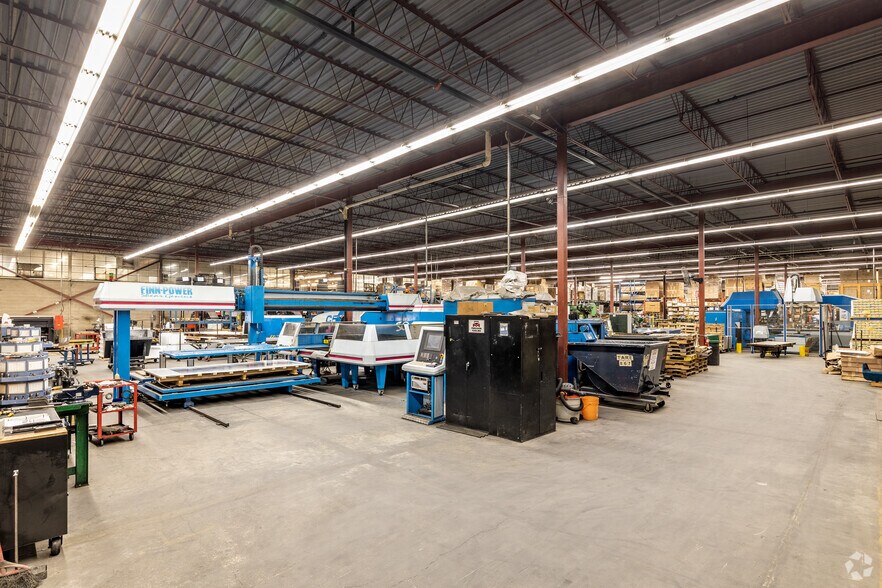 More Photos Of 9145 Rue Boivin, Montréal Light Manufacturing For Lease