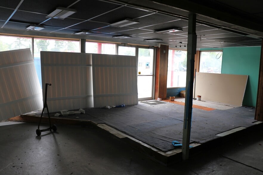 More Photos Of 700 N Hanover St, Carlisle Freestanding For Sale