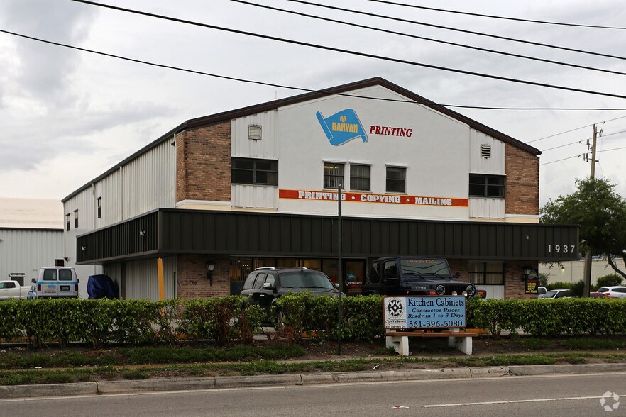 More Photos Of 1937 10th Ave N, Lake Worth Beach Light Distribution For Sale