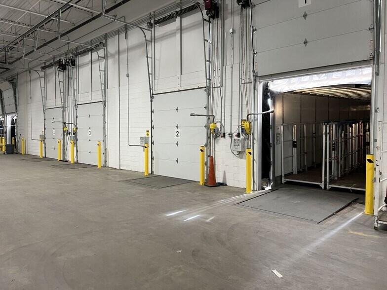More Photos Of 75 Aircraft Rd, Southington Manufacturing For Lease