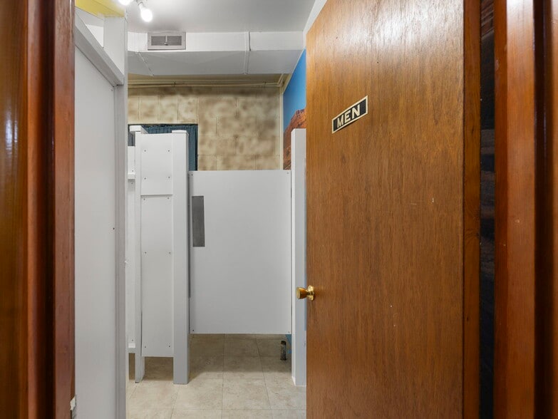 More Photos Of 39590 Pioneer blvd, Sandy Religious Facility For Sale