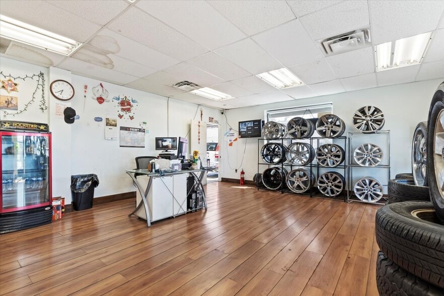 More Photos Of 3727 S State St, Salt Lake City Freestanding For Sale