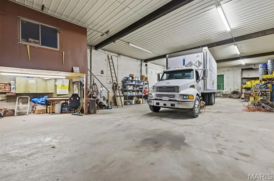 More Photos Of 2605 N 20th St, Saint Louis Industrial For Sale