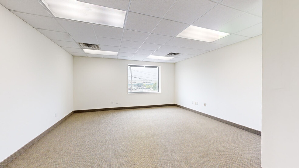 More Photos Of 1955 University Ave W, Saint Paul Medical For Lease