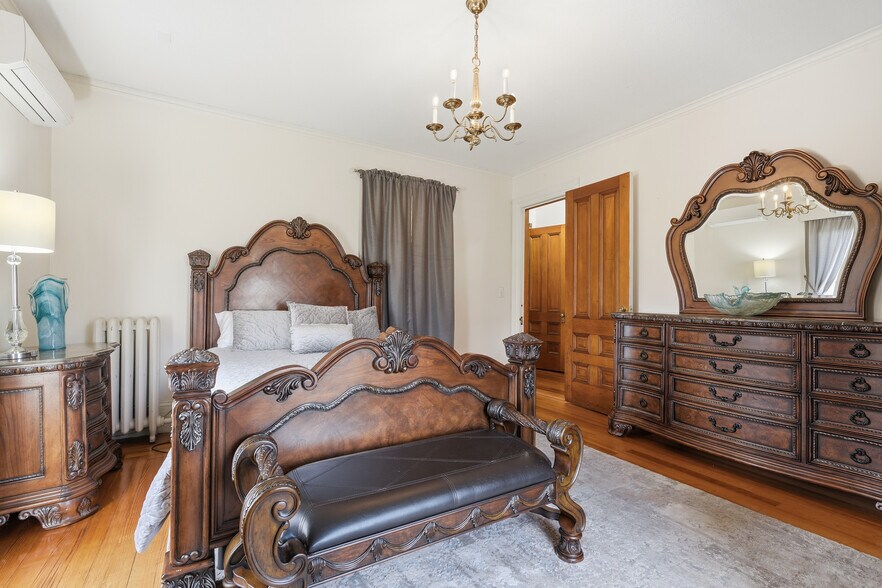 More Photos Of 270 Maple St, Springfield Hospitality For Sale