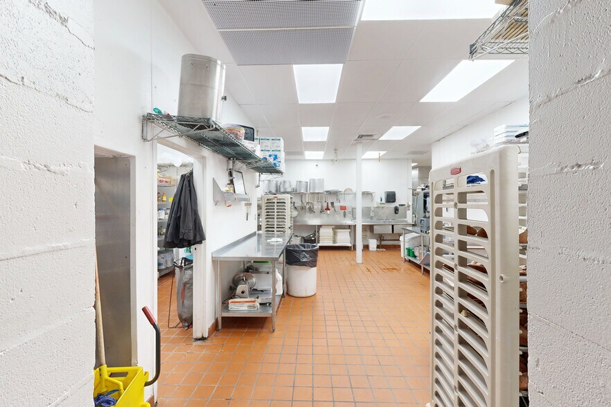 More Photos Of 2148 Beltline Rd SW, Decatur Restaurant For Sale