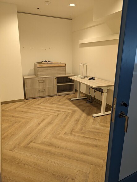 More Photos Of 1057 Gayley Ave, Los Angeles Medical For Lease