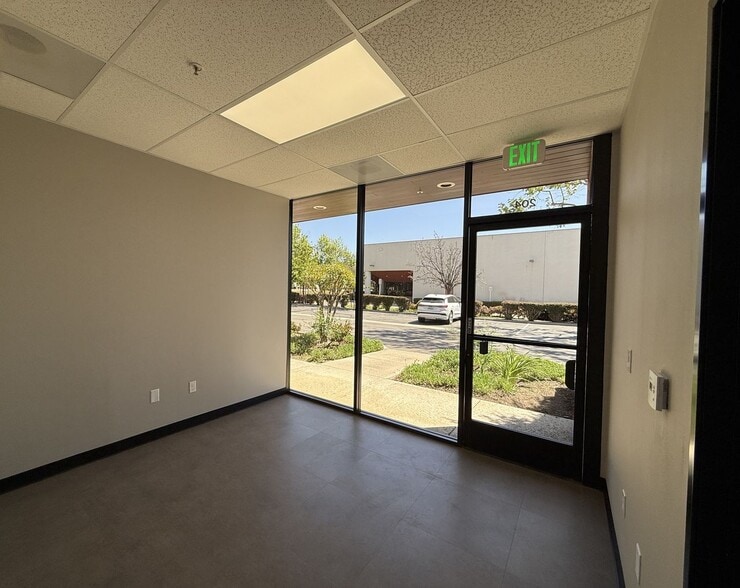 More Photos Of 3222 Corte Malpaso, Camarillo Warehouse For Sale