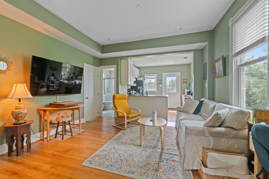 More Photos Of 711 Gladstone Ave, Baltimore Apartments For Sale