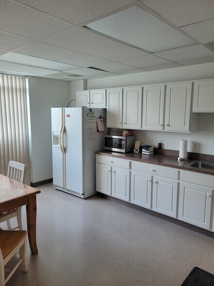 More Photos Of 1620 Centerville Tpke, Virginia Beach Light Manufacturing For Lease